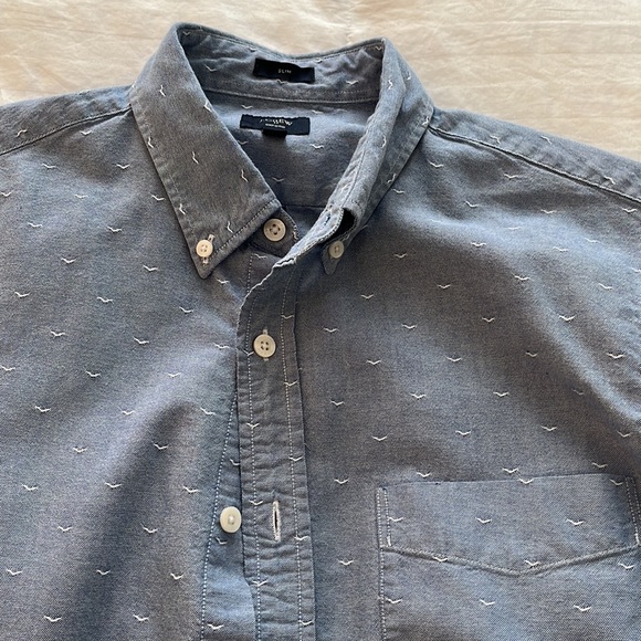 J Crew button down with pocket. Slim - Picture 3 of 4
